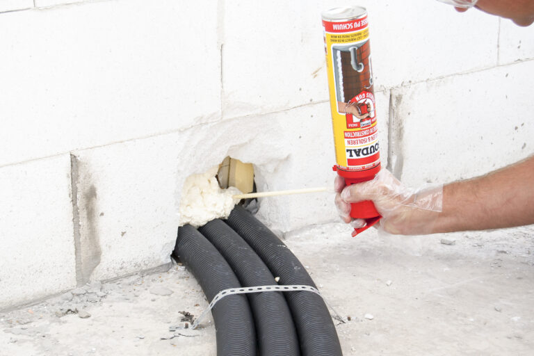 Soudal DIY Genius Gun PU foam for filling cavities 768x512